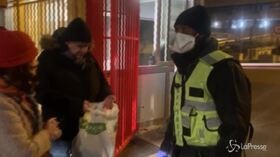 Virus cinese, tre casi in Francia: mascherine all’ospedale di Parigi