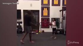 Morte Kobe Bryant, quando l’ex campione giocava a basket con la figlia Gianna Maria
