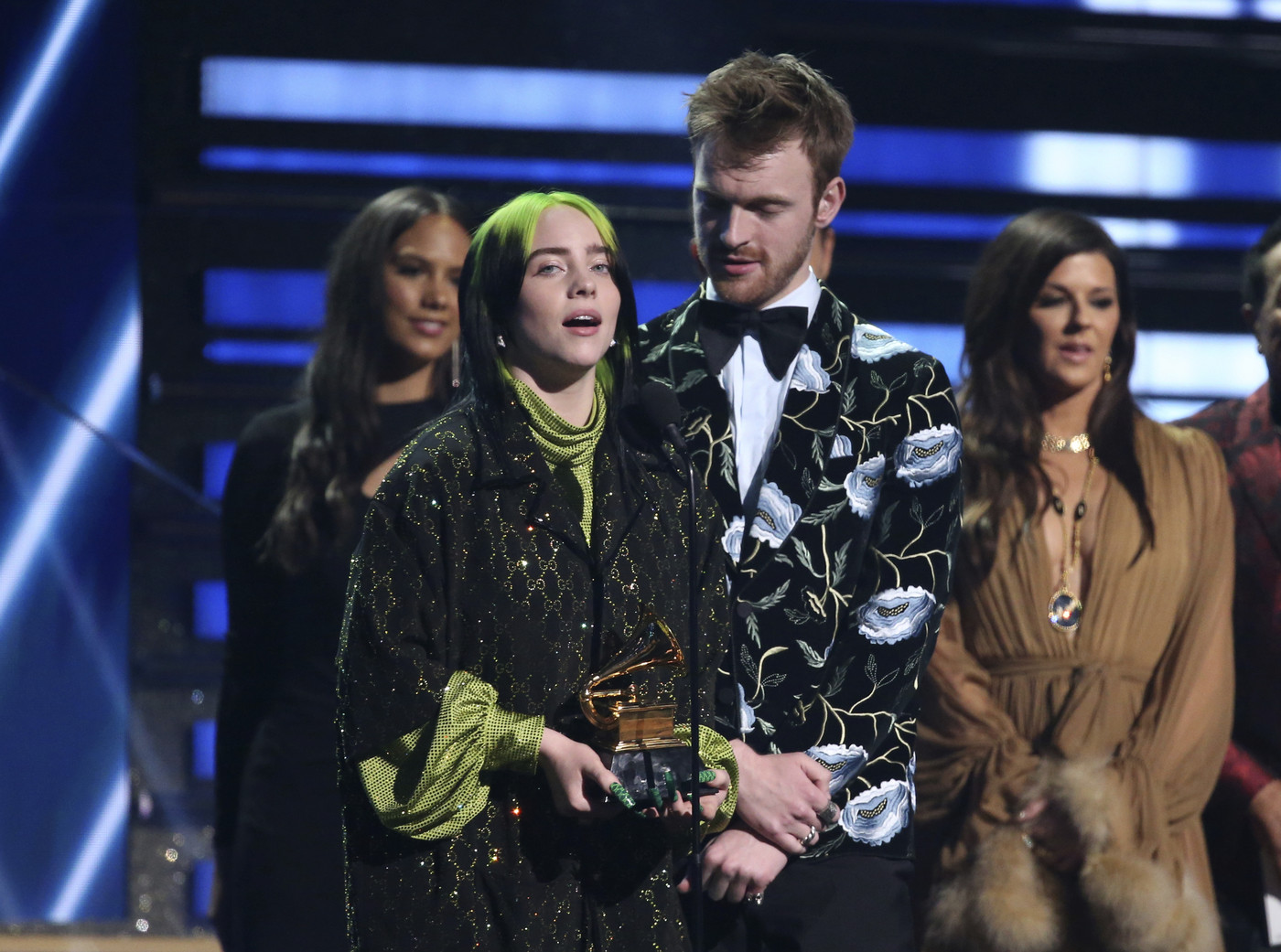 Grammy, Billie Eilish trionfa nella notte segnata dalla morte di Kobe Bryant