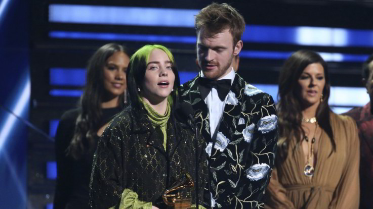 Grammy, Billie Eilish trionfa nella notte segnata dalla morte di Kobe Bryant