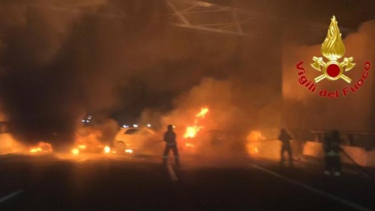 Lodi: fallito assalto a portavalori, inferno sull'A1