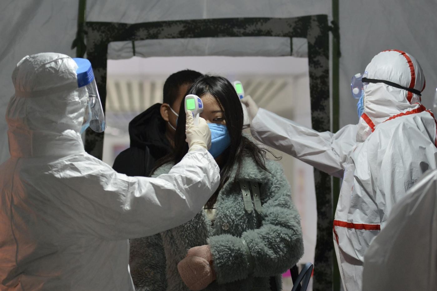 Virus cinese, salgono a 170 i morti: pronto rimpatrio dei cittadini italiani