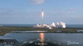 Spazio, SpaceX ha lanciato il quarto lotto di satelliti Starlink