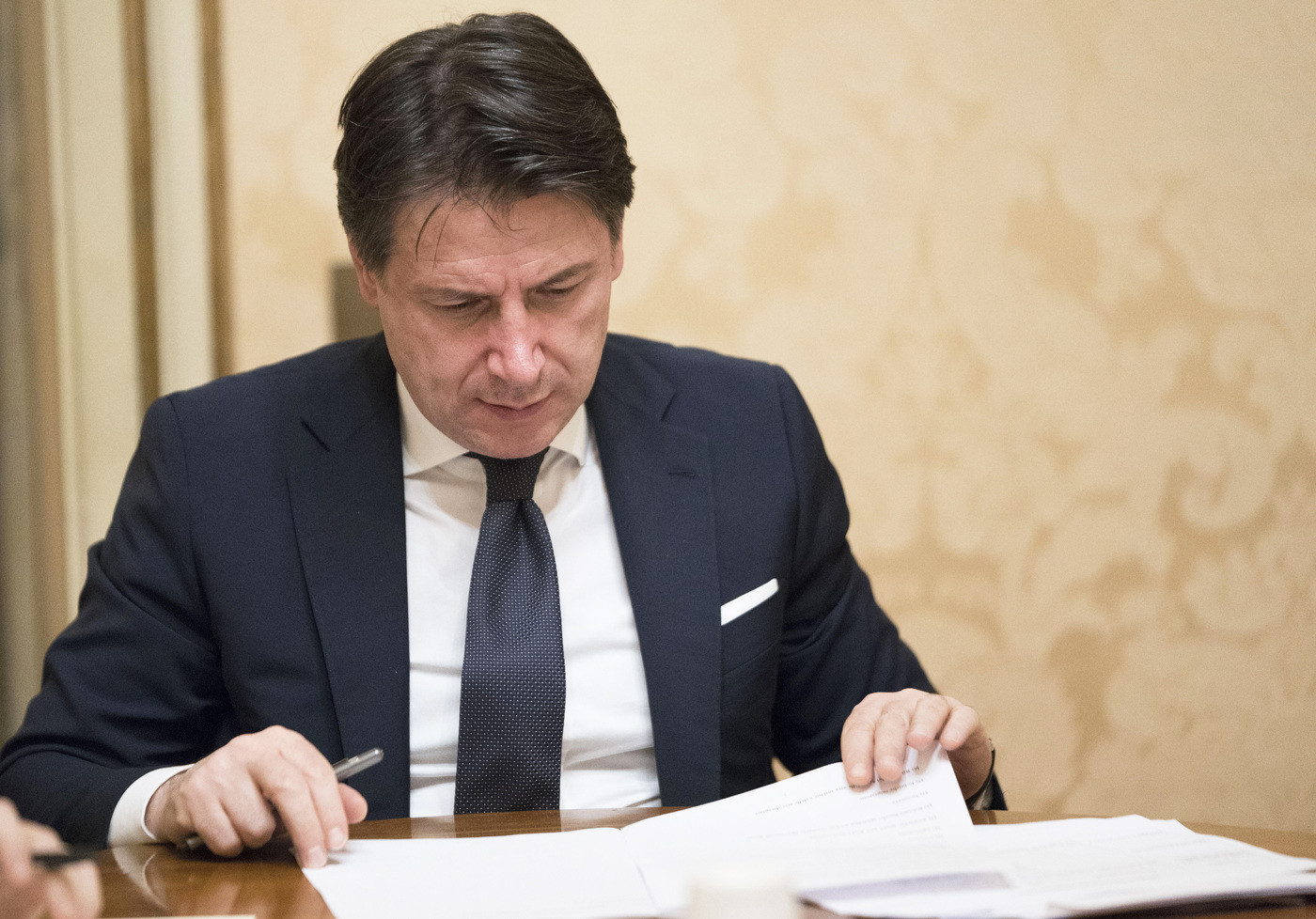 Virus cinese, Conte: “Confermati due casi in Italia”