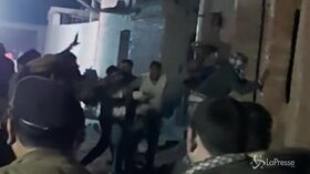 India: polizia salva 23 bambini in ostaggio, le immagini del blitz