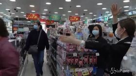 Coronavirus, paura a Hong Kong: corsa all’acquisto delle mascherine