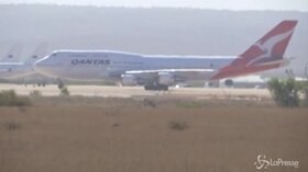 Coronavirus, gli australiani evacuati da Wuhan arrivano a casa