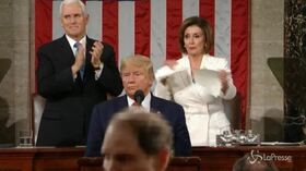 Stato dell’Unione, Nancy Pelosi straccia il discorso di Donald Trump