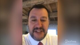 Sardine, Salvini: “Foto con Soros, Benetton, Oliviero Toscano, alla faccia del nuovo”