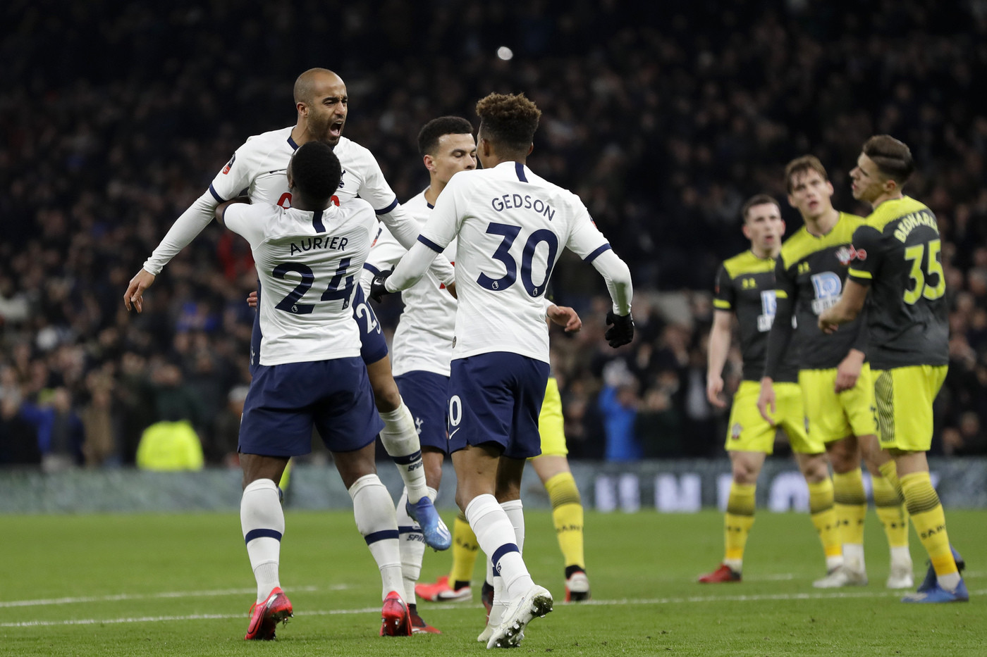 FA Cup: Tottenham agli ottavi, Southampton ko 3-2 in rimonta