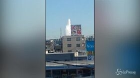 Giappone: si rompe la rete idrica, l’enorme colonna d’acqua supera i palazzi