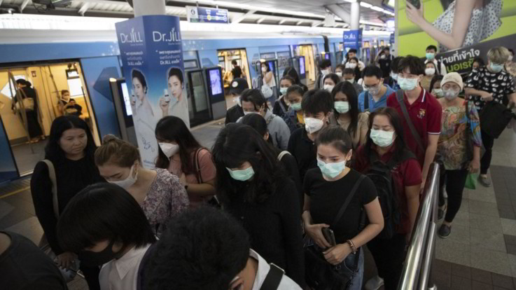 Coronavirus, altri 8 italiani tornati da Wuhan: il 17enne di nuovo bloccato da febbre