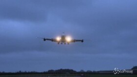 Coronavirus, atterrato nel Regno Unito aereo proveniente da Wuhan