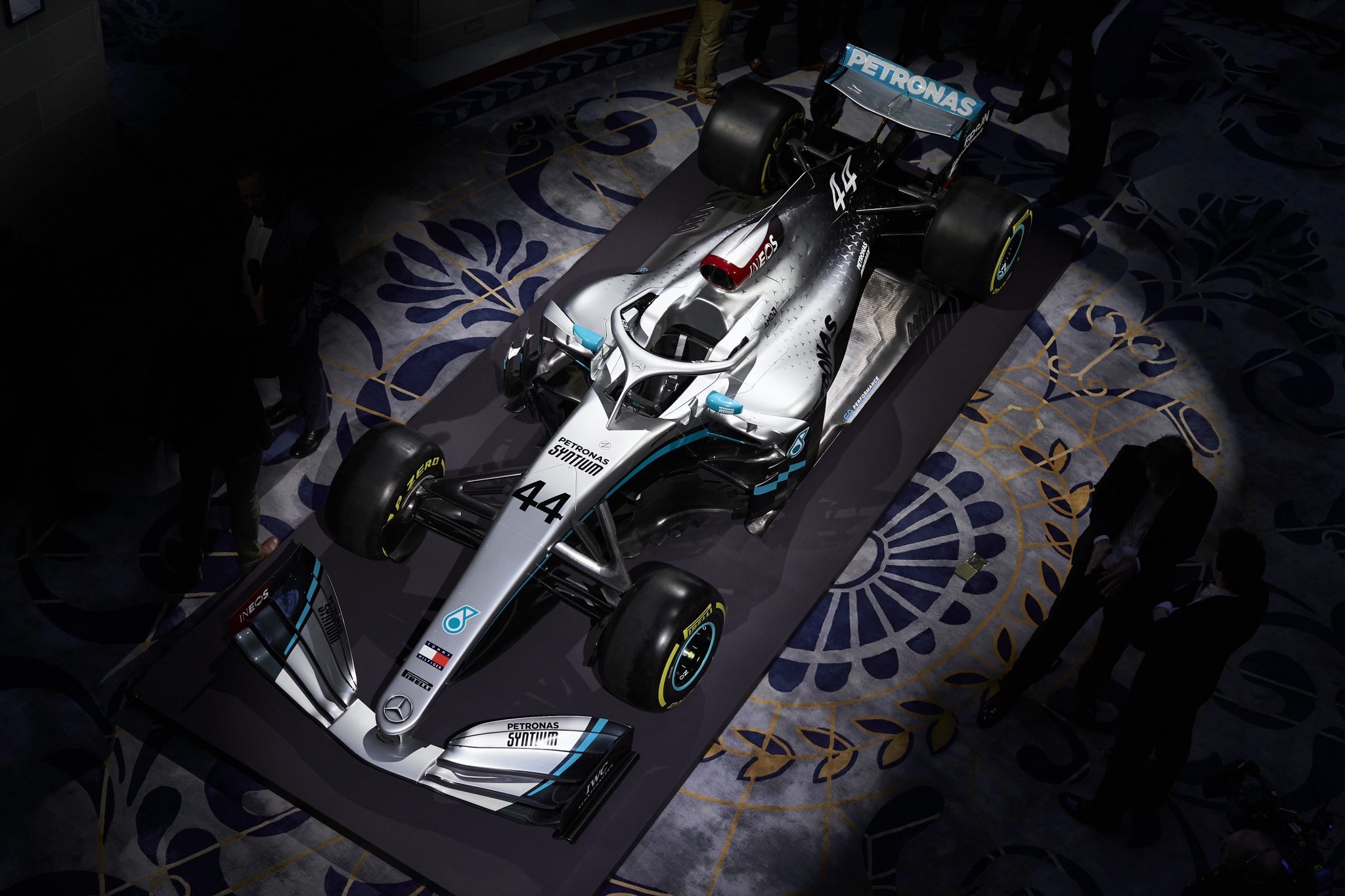 F1, Ferrari pronta a svelarsi. La Mercedes si fa rossa… per lo sponsor