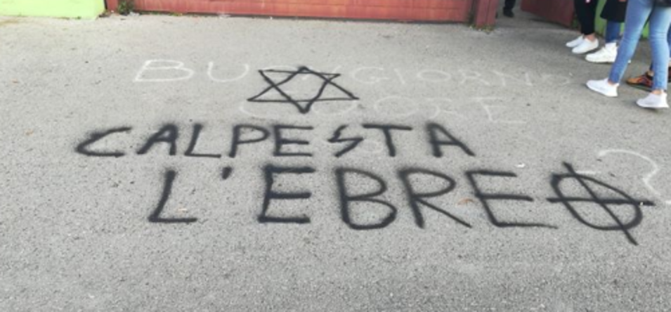 Pomezia, ‘calpesta l’ebreo’: scritte antisemite fuori da due scuole