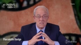 Crozza diventa Piercamillo Davigo: “In Italia violare la legge conviene”