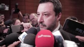 Salvini su governo: “Si insultano e tutto è fermo, prima vanno a casa meglio è”