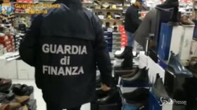 Messina, capi contraffatti in vendita all’outlet: denunciato titolare