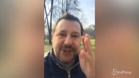 Salvini alle giostre con la figlia: “Il gioco del calcio in c**o? So io a chi lo darei”