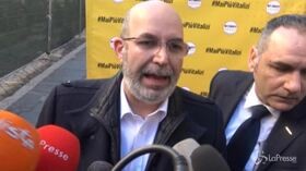 M5s contro i vitalizi, Crimi: “Siamo attenti e non si scappa, noi siamo ancora qui”