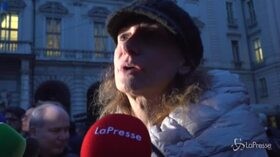 Torino, Vladimir Luxuria in piazza contro l’antisemitismo: “L’ignoranza è il vero virus da debellare”