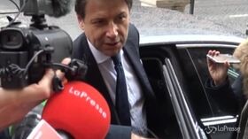 Conte difende Renzi davanti ai cronisti parlamentari. Ma solo ‘di nome’
