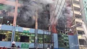 Myanmar: incendio in un palazzo della capitale Yangon, almeno 2 morti