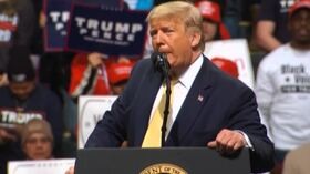 Trump contesta l’Oscar a “Parasite”: “Abbiamo tanti problemi con la Corea del Sud”