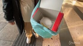 Arrivano i venditori abusivi di mascherine: “Dai 5 ai 7 euro l’una, sono introvabili”