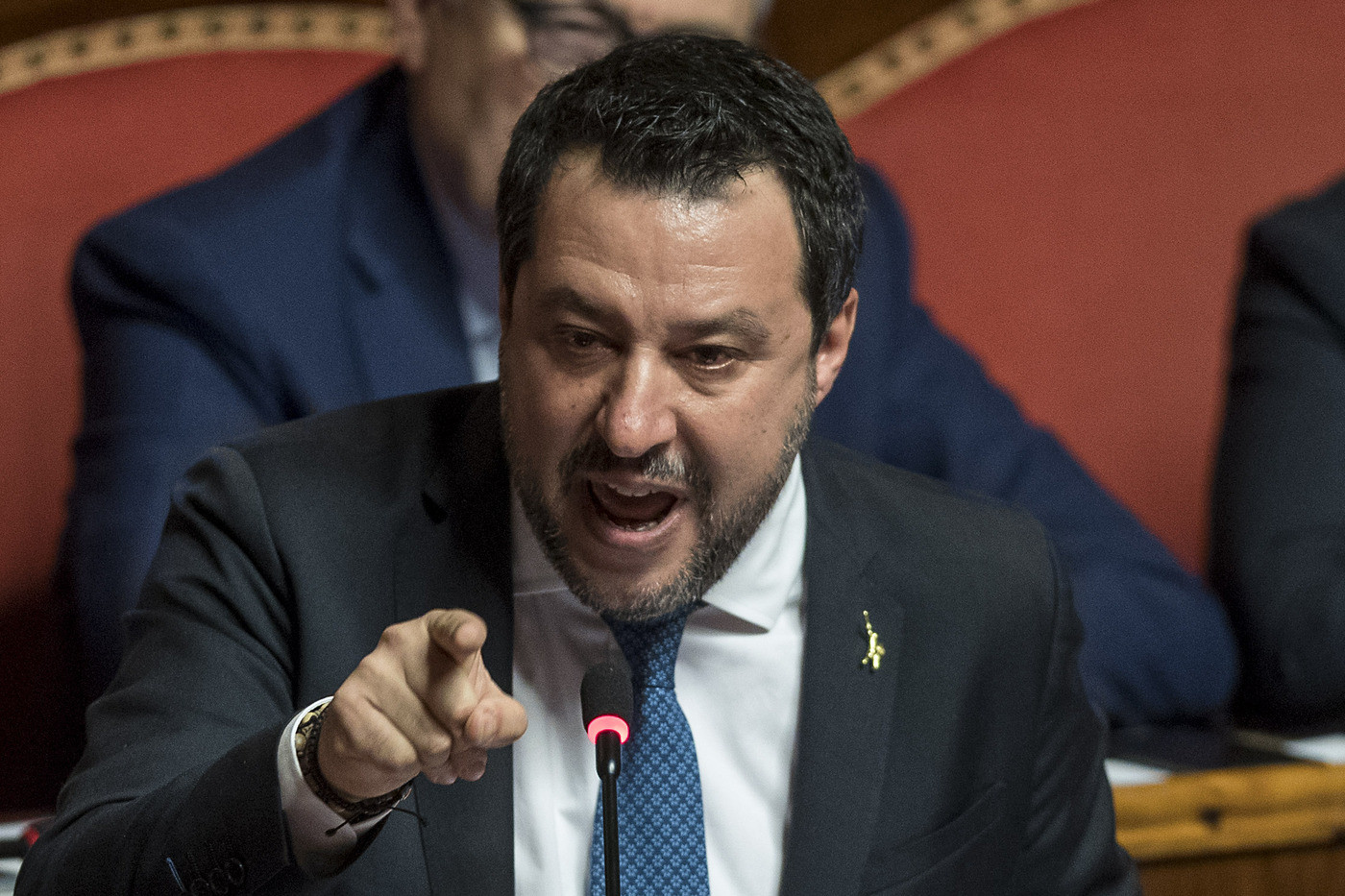 Salvini-Conte, nuovo scontro: Non mi ha chiamato. Il premier: Non deve speculare