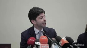Coronavirus, Speranza su mascherine in Senato: “Misure non fondate su piano scientifico”