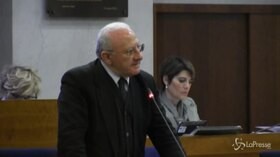 Coronavirus, lite Conte Fontana. De Luca: “Ristabilito clima di collaborazione tra Governo e Regioni”