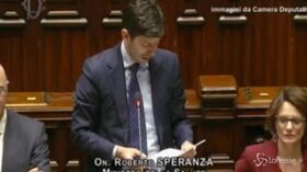 Coronavirus, il ministro Speranza alla Camera: “Dobbiamo fidarci dei nostri scienziati”