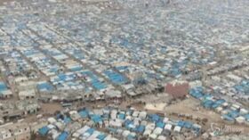 Dramma sfollati Siria: la distesa infinita di tende al confine con la Turchia