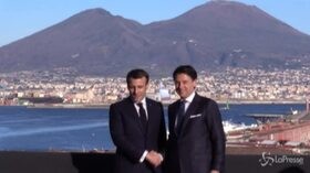Conte e Macron, le foto davanti al Vesuvio
