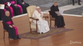 Il Papa raffreddato preoccupa i fedeli