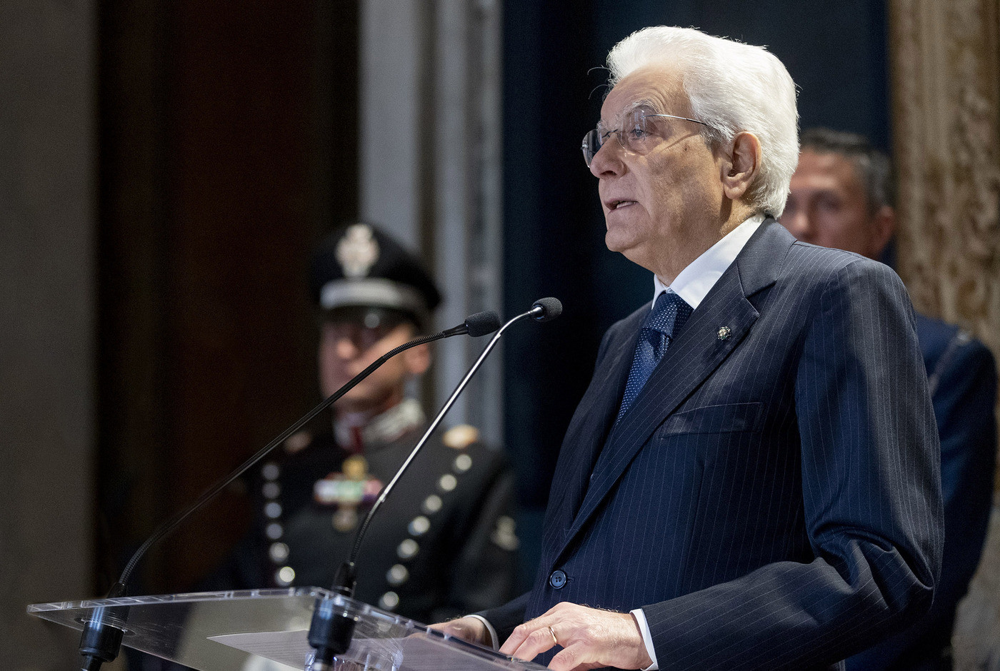Coronavirus, arriva il monito di Mattarella: “Grazie agli scienziati. Basta comportamenti irrazionali che portano all’autolesionismo”