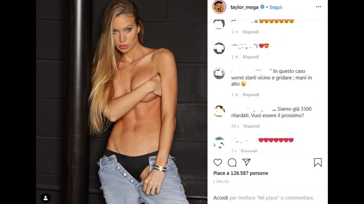 Dannata Taylor Mega, si spoglia come sa fare lei