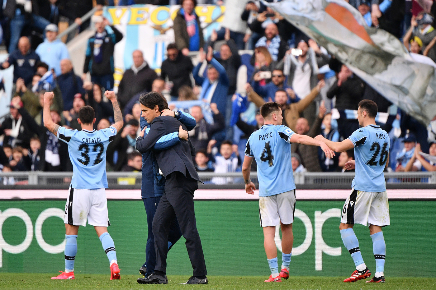 Serie A: 2-0 al Bologna, Lazio in testa alla classifica
