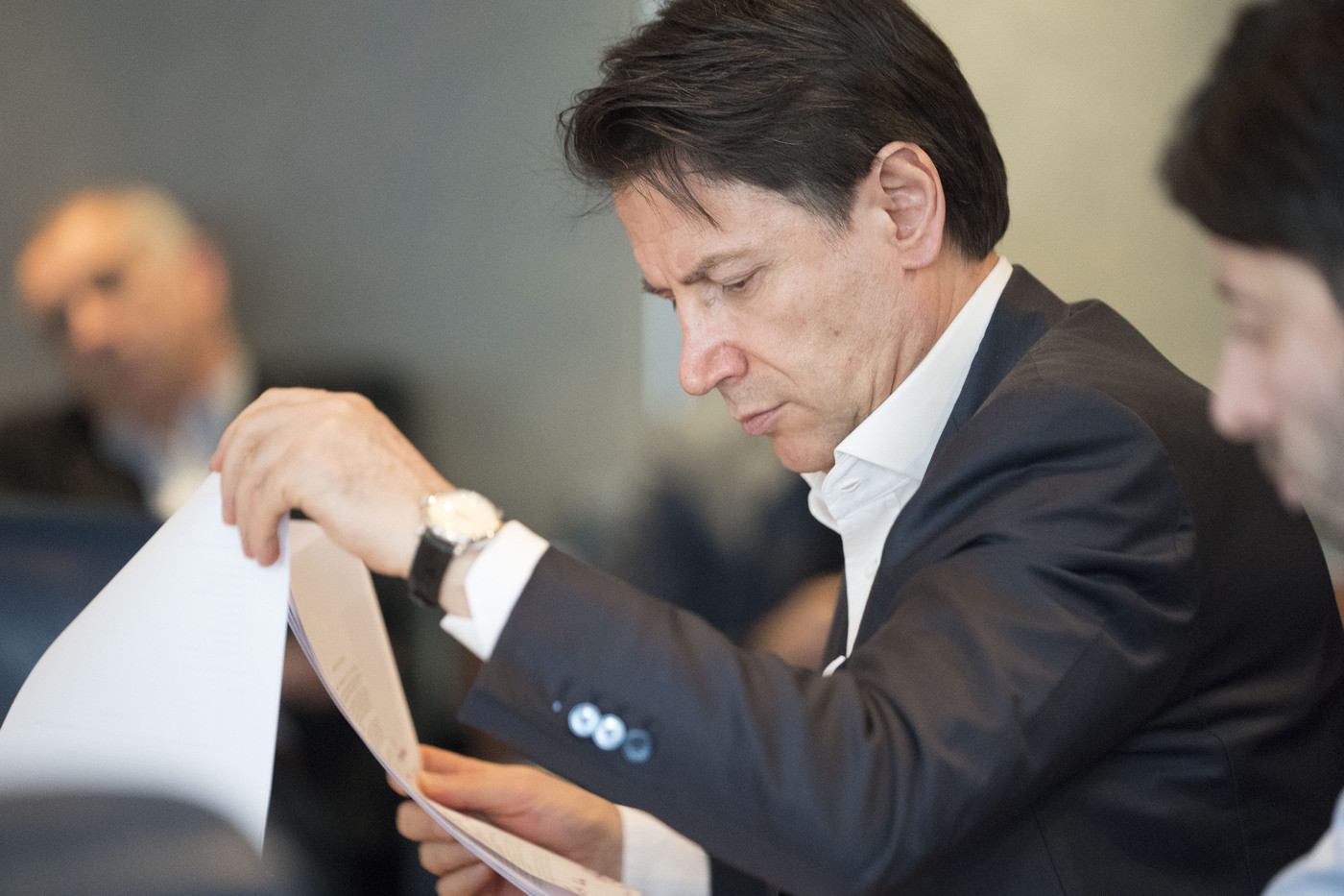 Coronavirus, critiche a decreto economico. Conte pronto a sforare deficit