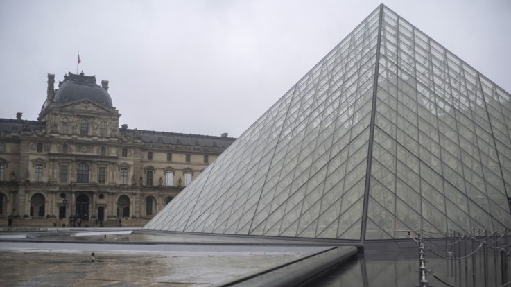 Coronavirus, voli Usa-Italia sospesi. Louvre chiuso. Contagio per Sepulveda