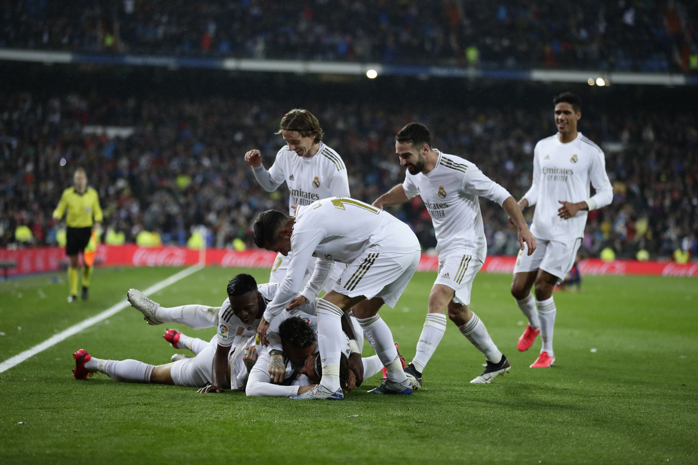 Liga, Real vince il Clasico sotto gli occhi di Cr7: Barça ko 2-0