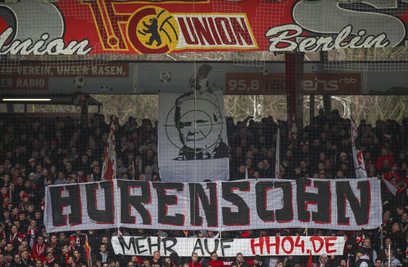Bundesliga, Bayer blocca il Lipsia. Ancora cori contro il patron dell’Hoffenheim