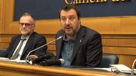 Coronavirus, Salvini: “Chiusura stadi? O giocano tutti o non gioca nessuno”