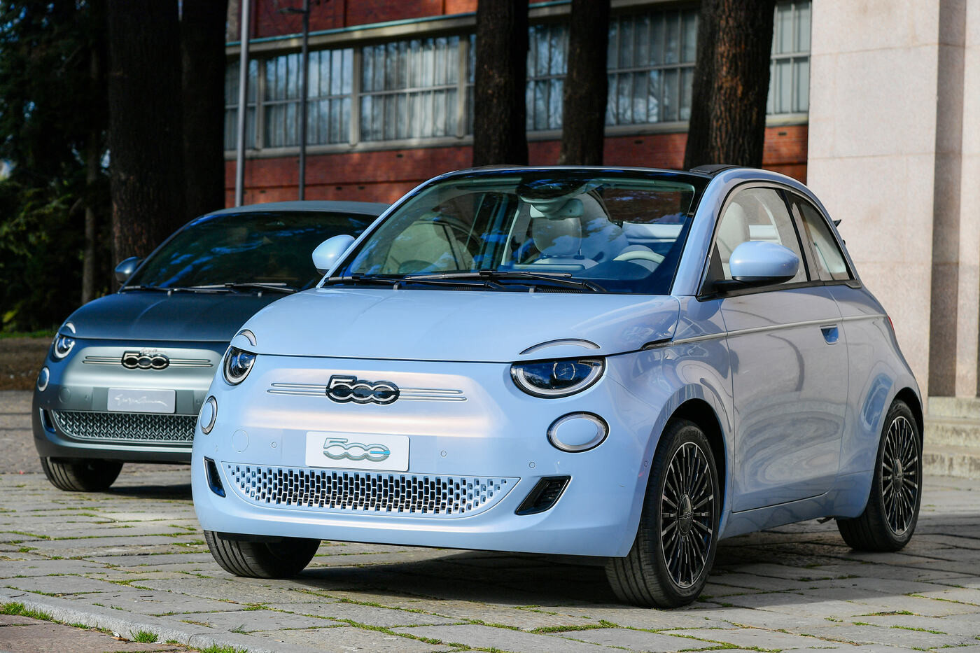 Fca, la svolta 100% elettrica di Fiat: debutta la nuova 500