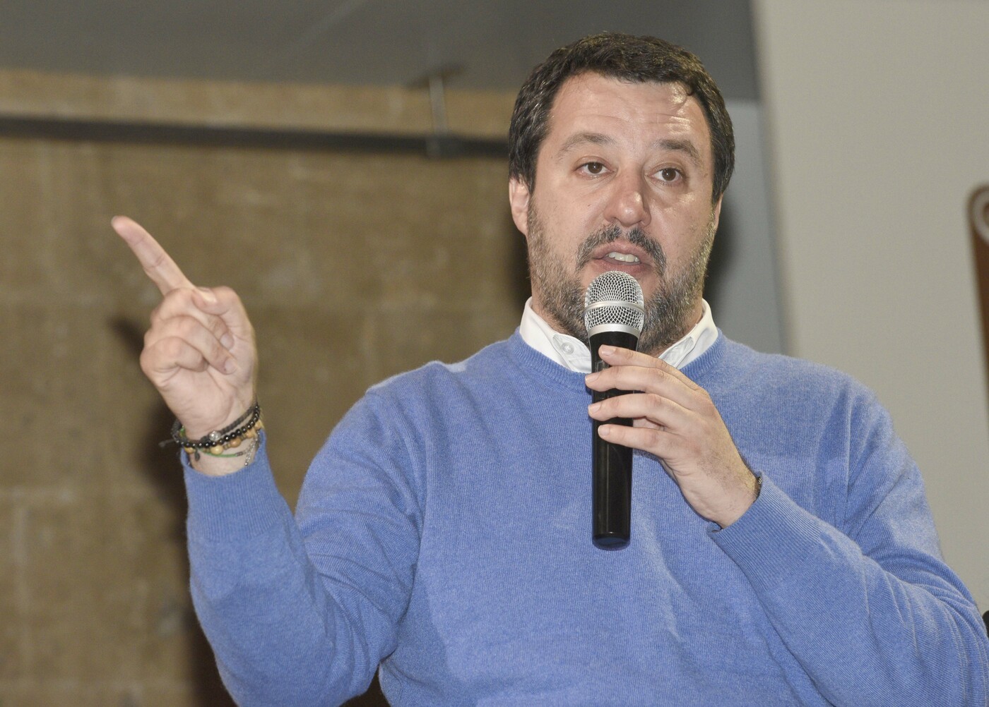 Coronavirus, positivo agente scorta Salvini. Il leader della Lega: “Nessun contatto con lui”