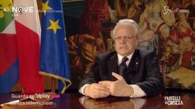 Crozza-Mattarella sul coronavirus: “Richiamati medici classe 1900”