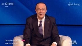 Crozza-Berlusconi: “Fino al terzo grado di virus sono tranquillo”