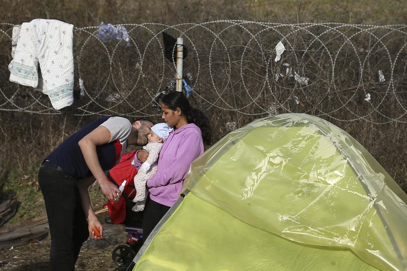 Migranti, Erdogan alla Grecia: Aprite i confini e fateli passare in Ue