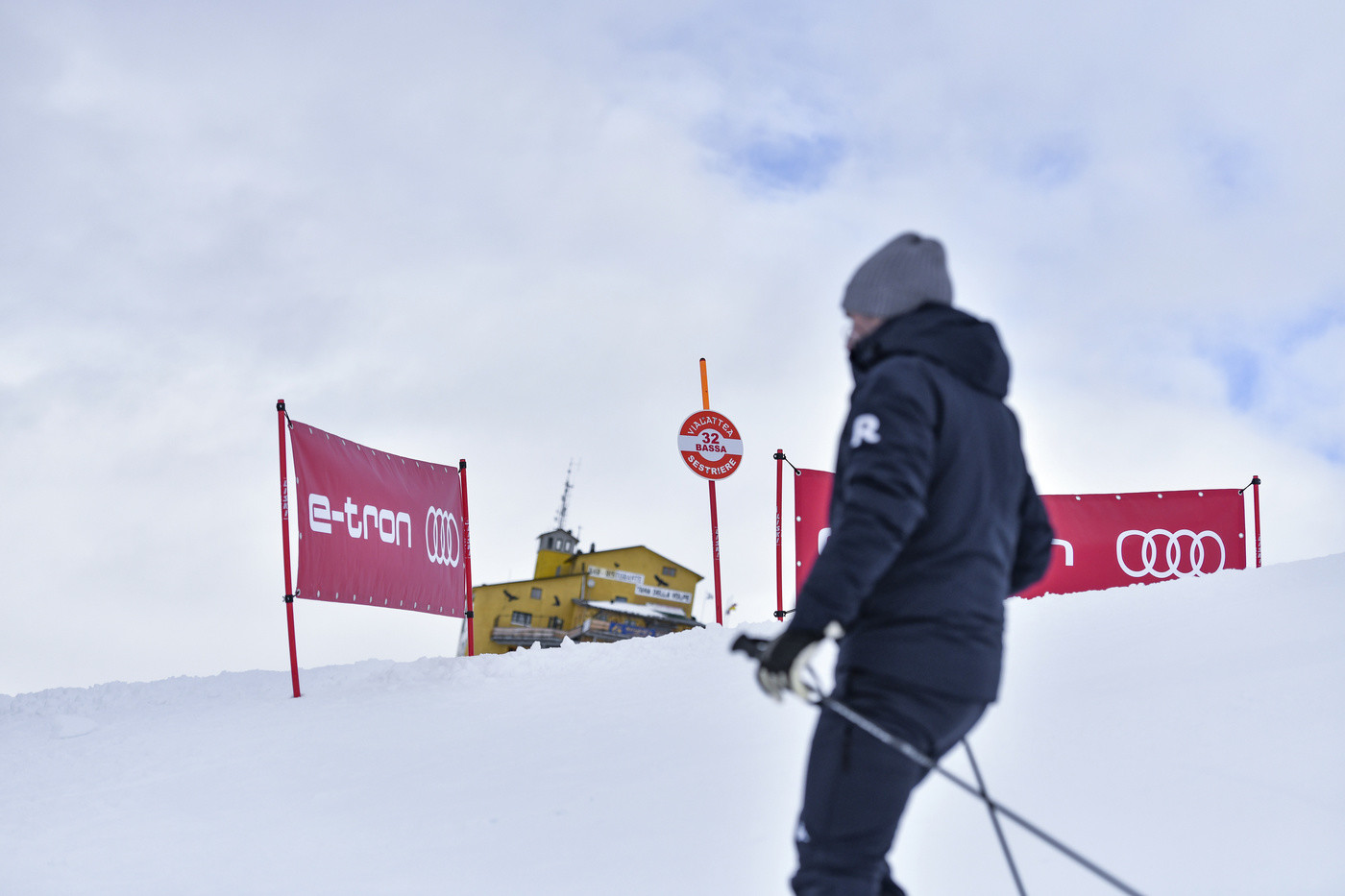 Coronavirus. Sestriere, l’ultima frontiera dello sci aspetta l’ordine di chiusura